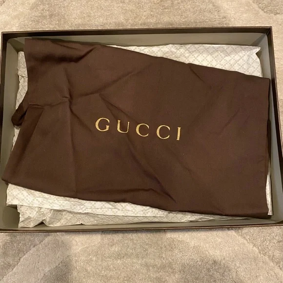 💯 Authentic Gucci Platform Patent Black Mary Jane Pump size 35 - Picture 4 of 8